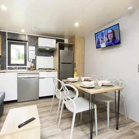 Kemp 4 Etoiles - Piscine - Eeihec *