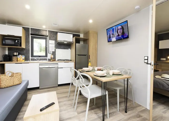 Zecamping 4 Etoiles Animaux Acceptes Piscine Couverte Campingplatz