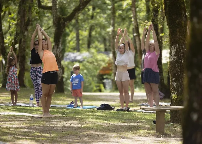 Zecamping 4 Etoiles Animaux Acceptes Piscine Couverte * Loupiac (Lot)