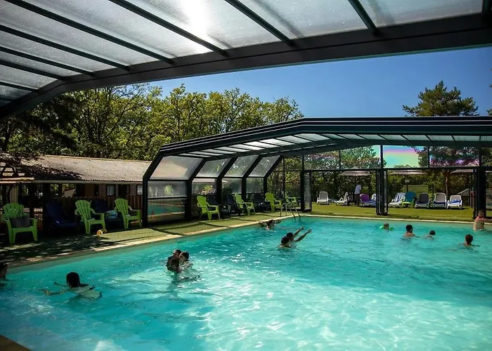 Campingplatz Zecamping 4 Etoiles Animaux Acceptes Piscine Couverte Loupiac (Lot)
